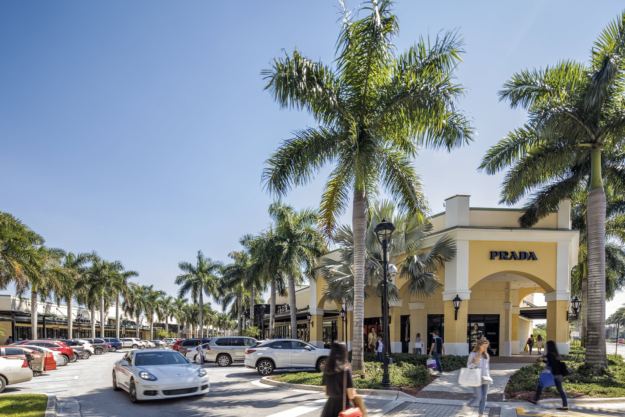 Top 10 U.S. Outlet Malls for Luxury Shopping [2024 Ranked] - RETAILBOSS